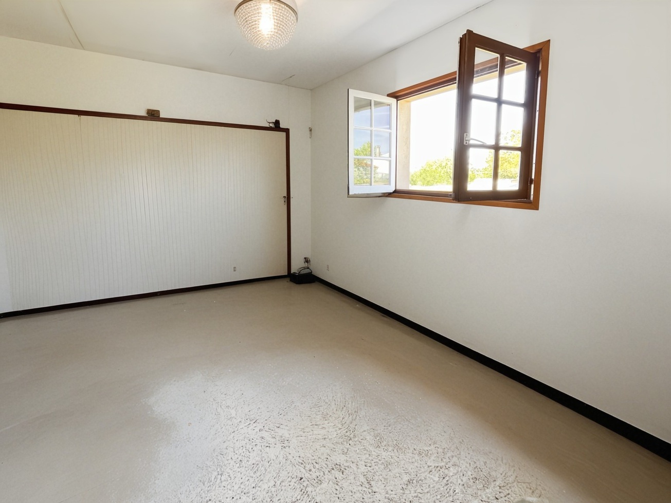 Achat immobilier Maison 5 pièces  140m2 à Louzignac (17160) - Photo n°11