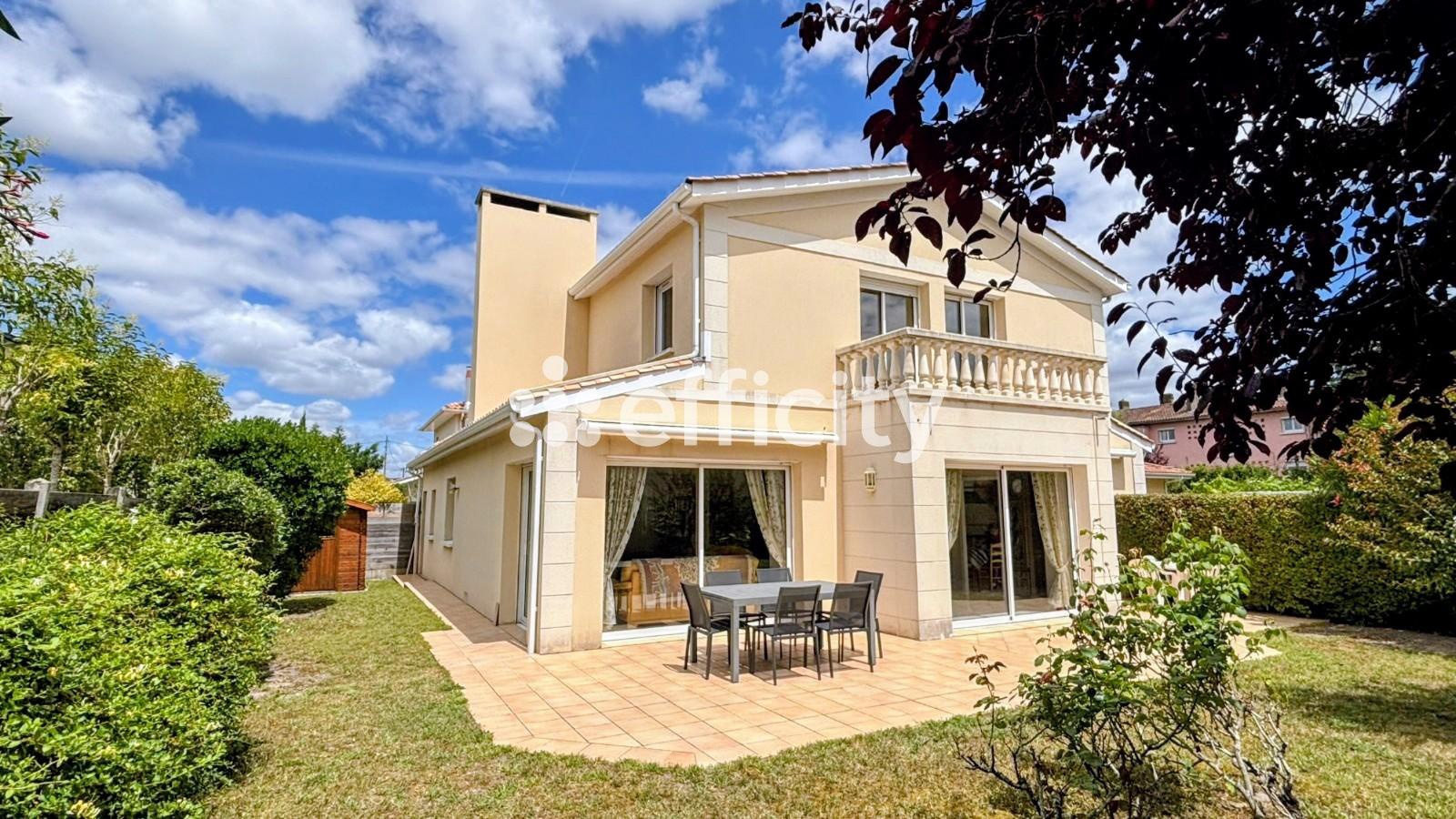 Maison 6 pièces 157 m² · à Bordeaux · 157 m² · 700 000 €