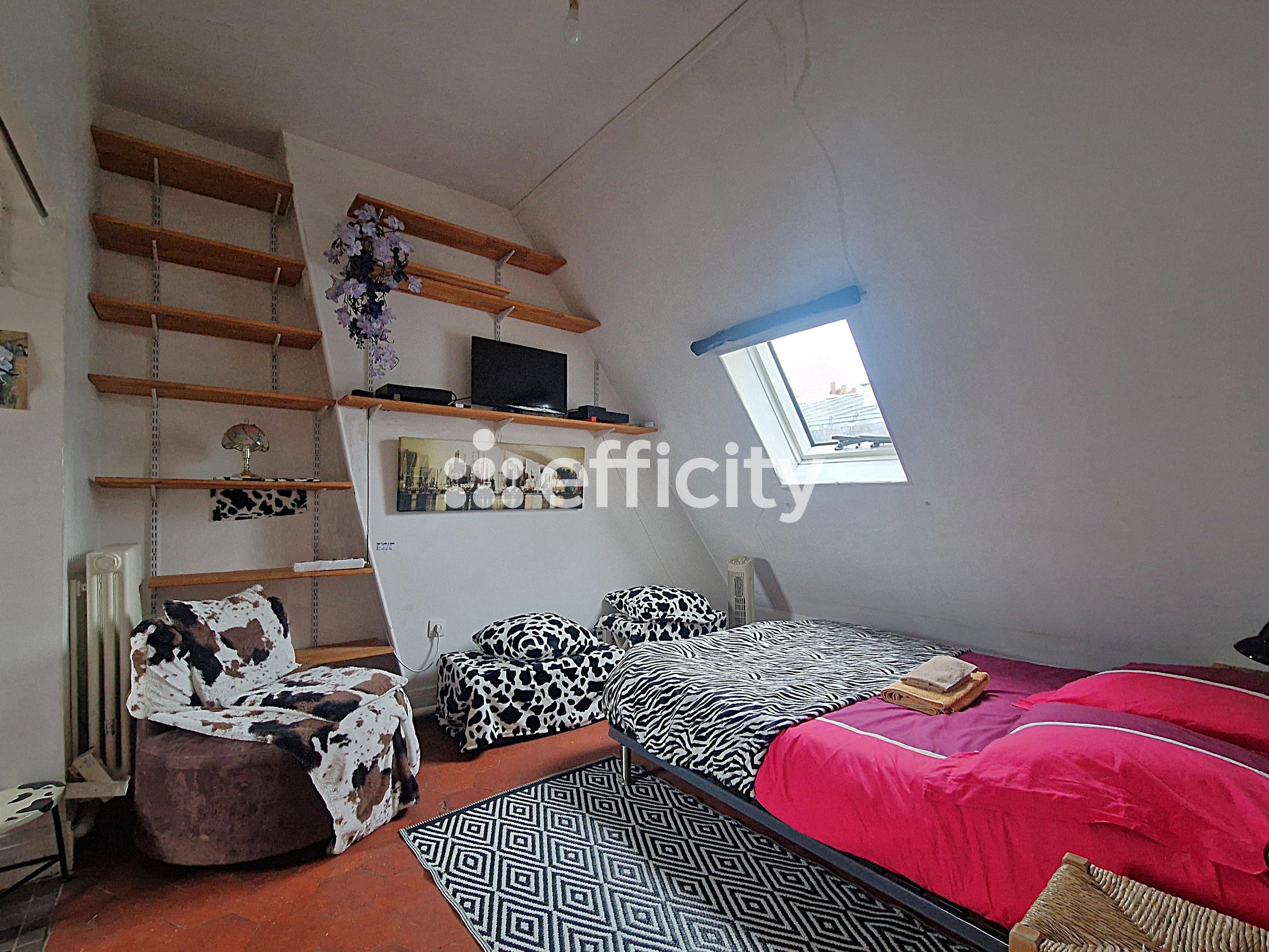 18m2 Achat appartement 18 m2 Paris (75010), 1 pièce - 209 500
