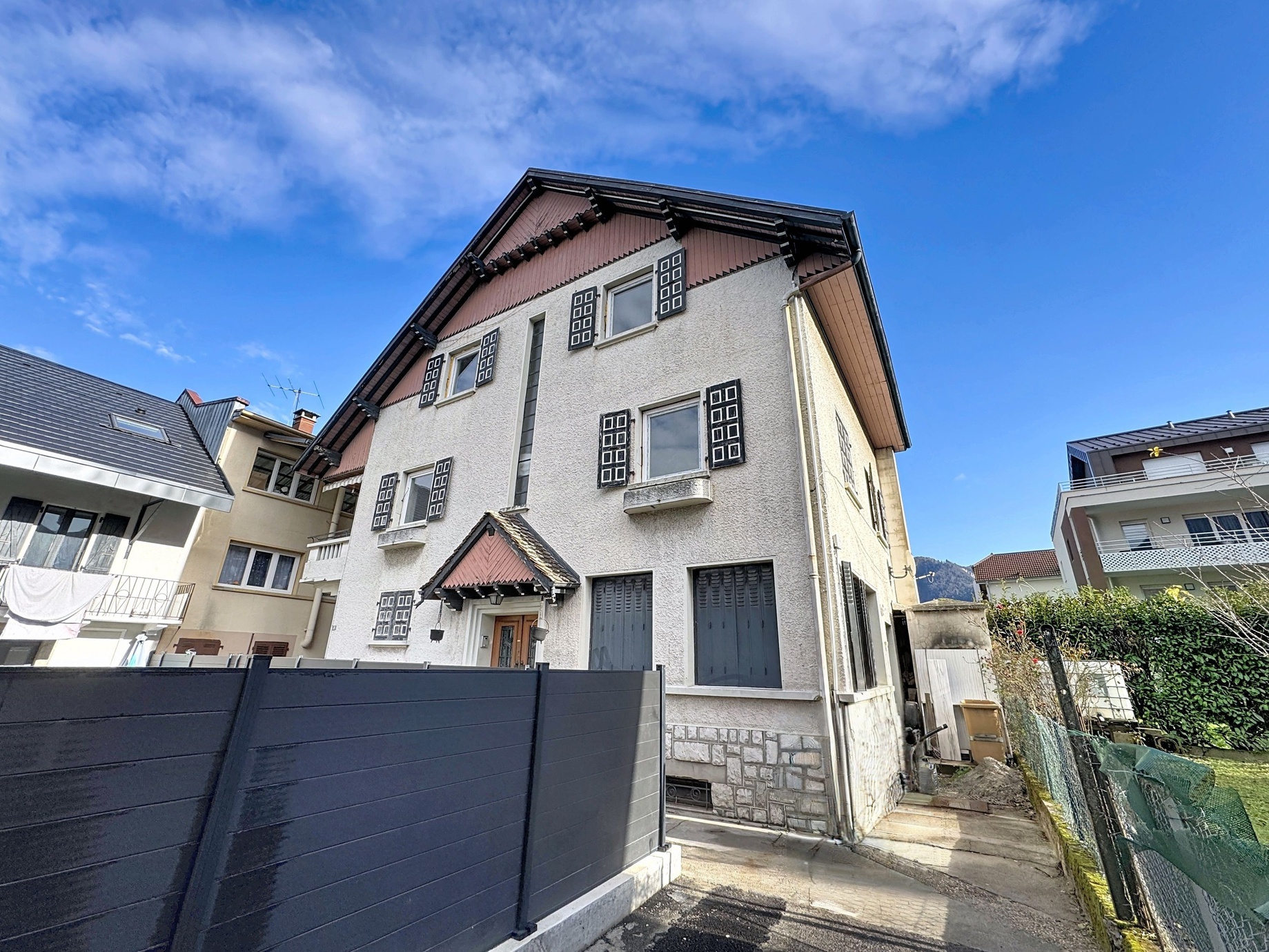 immeuble 10 pièces - 303m2 à Scionzier (74950)