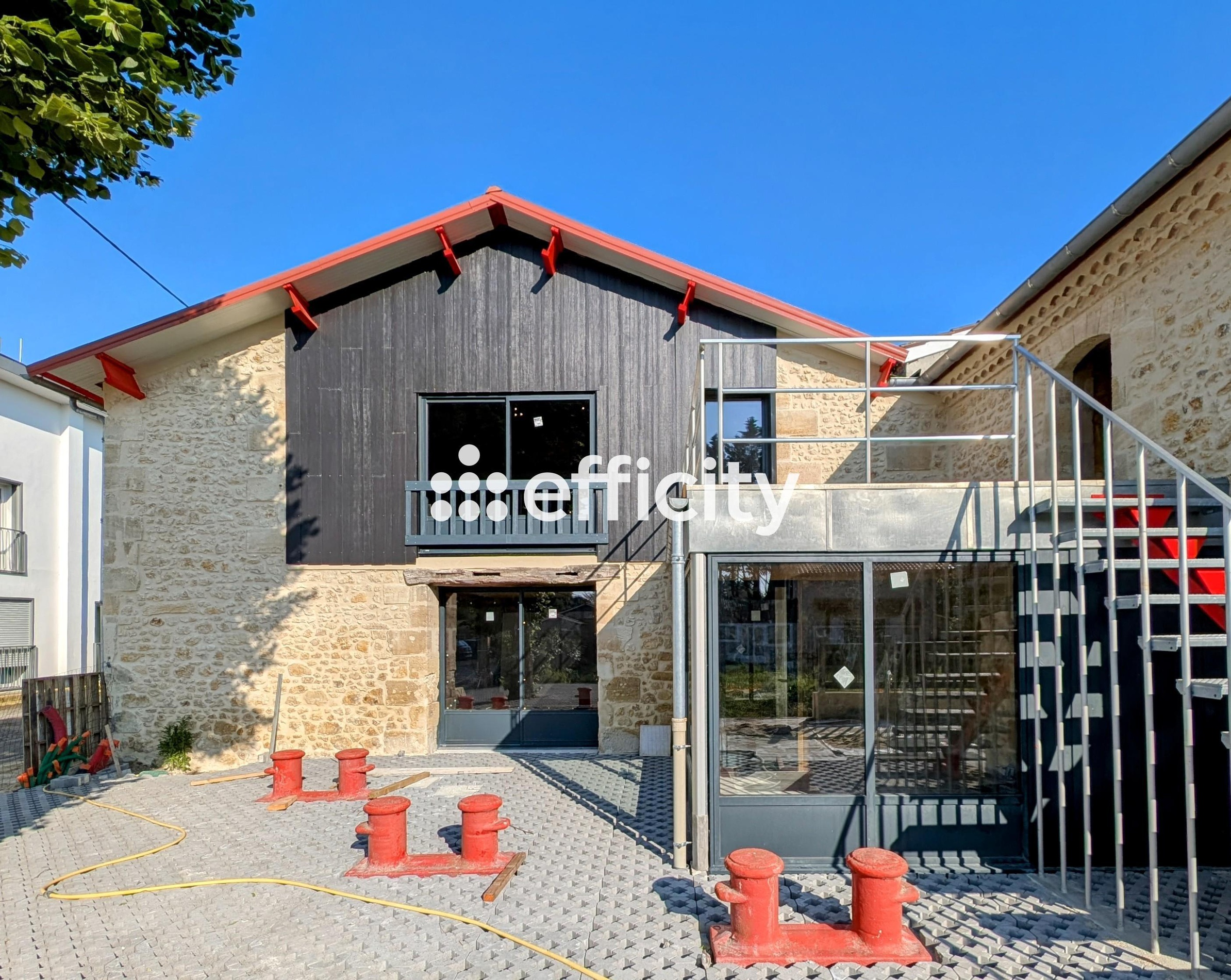 Achat immobilier Maison 7 pièces  250m2 à Vendays-Montalivet (33930) - Photo n°1