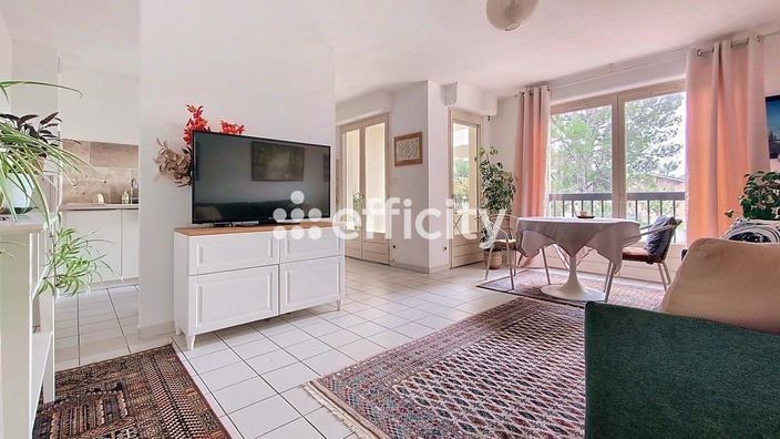 appartement 2 pièces - 50m2 à Les Angles (30133)