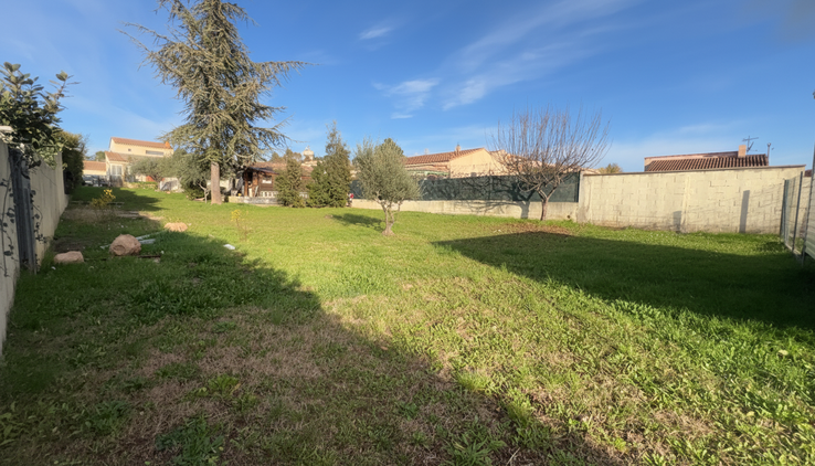 terrain  - 532m2 à Pourrières (83910)