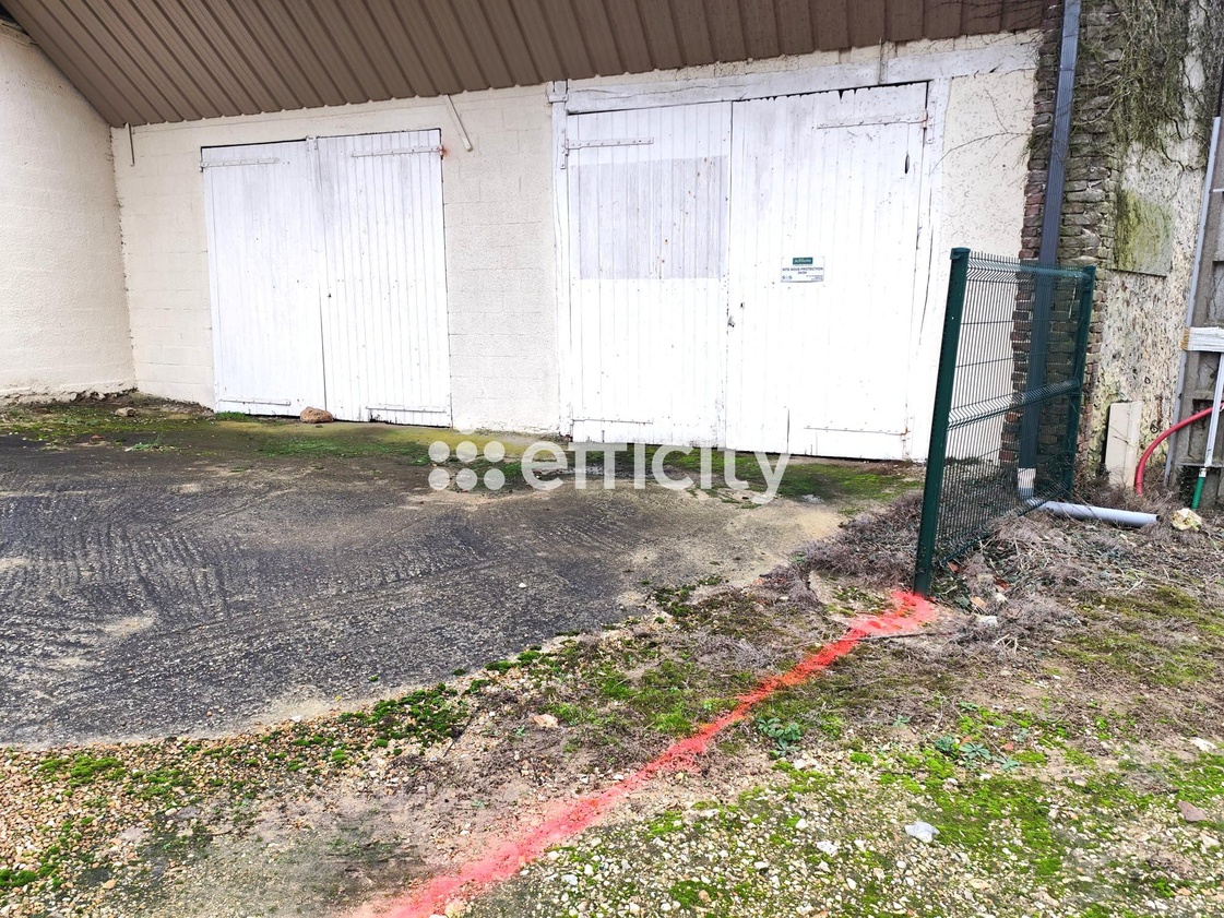 local commercial 2 pièces - 100m2 à Tremblay-les-Villages (28170)