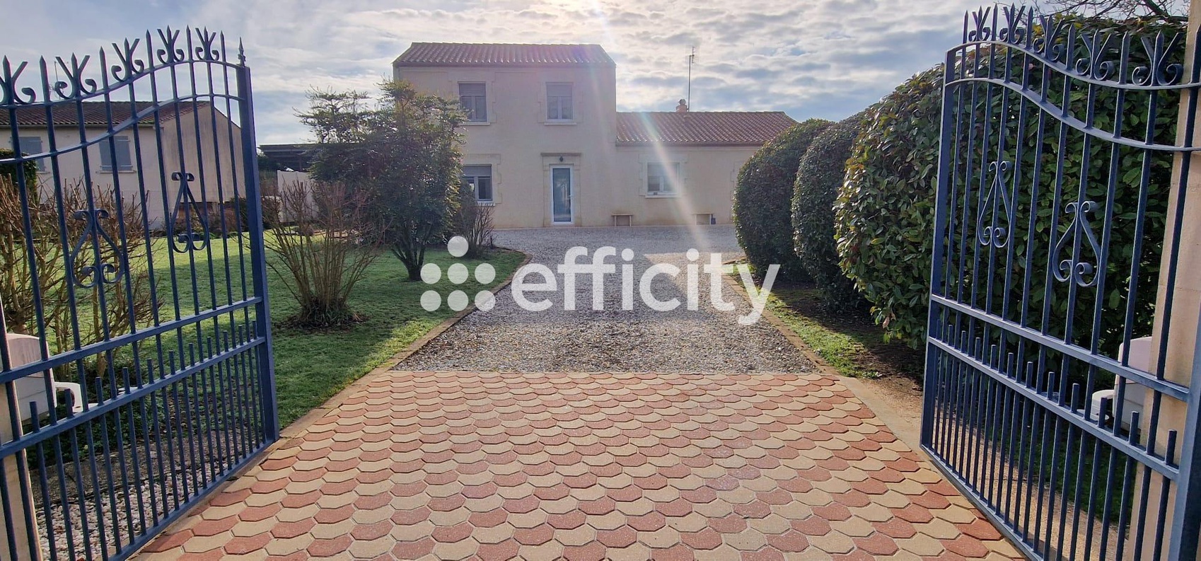 Achat immobilier Maison 6 pièces  160m2 à Anais (16560) - Photo n°1