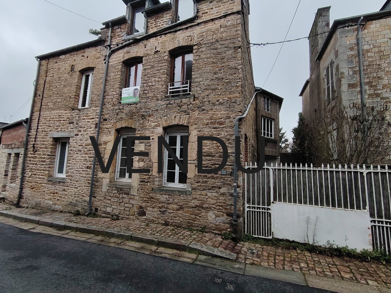 Achat immobilier Immeuble 7 pièces  132m2 à Clécy (14570) - Photo n°1