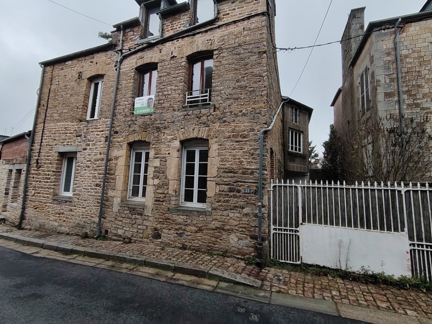 immeuble 7 pièces - 132m2 à Clécy (14570)