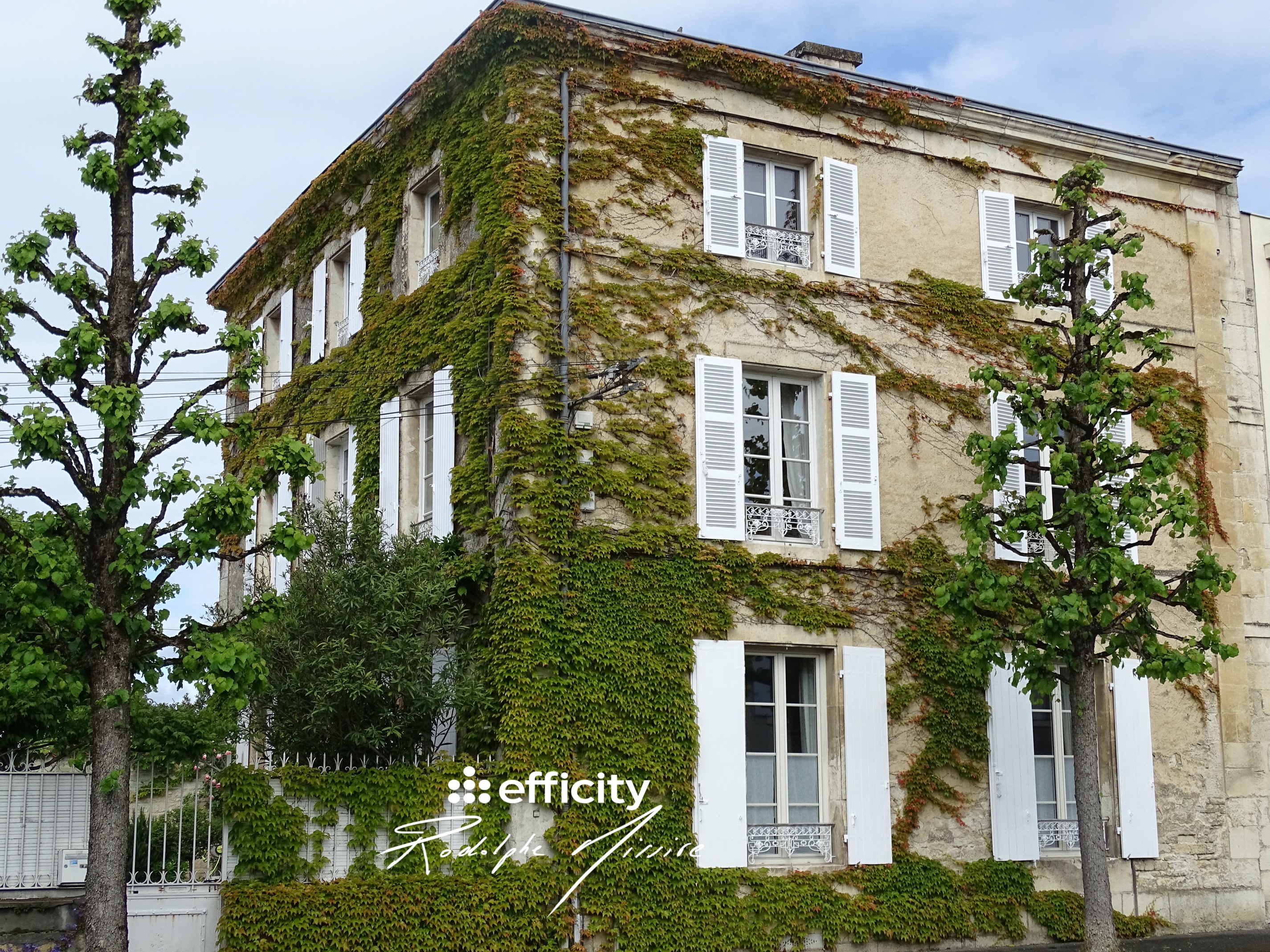 maison 8 pièces - 240m2 à Niort (79000)