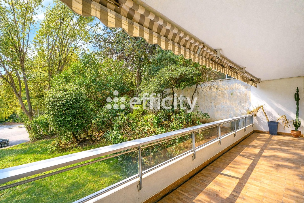 appartement 3 pièces - 70m2 à Marseille (13008)