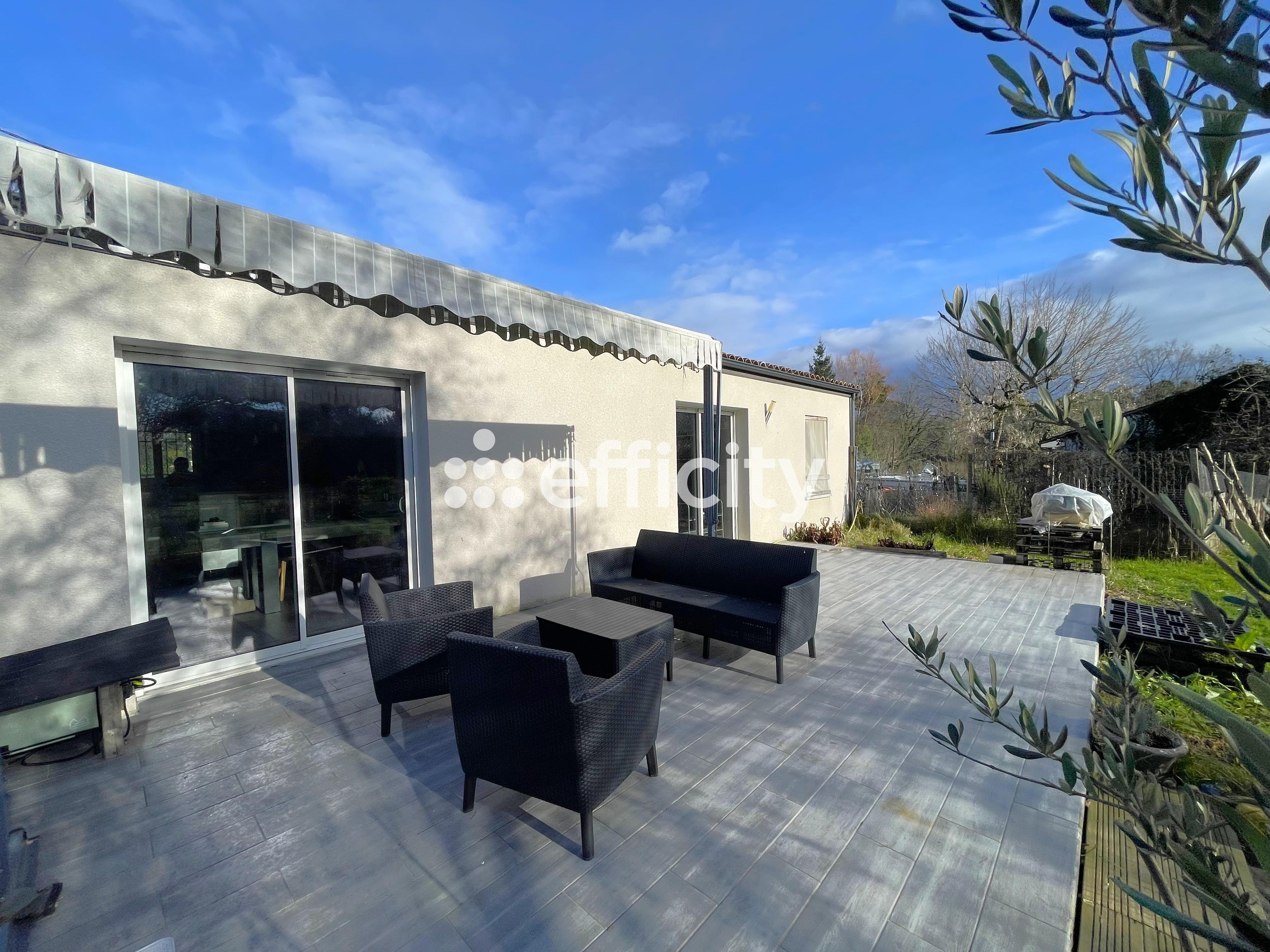 Achat immobilier Maison 4 pièces  80m2 à Laruscade (33620) - Photo n°1