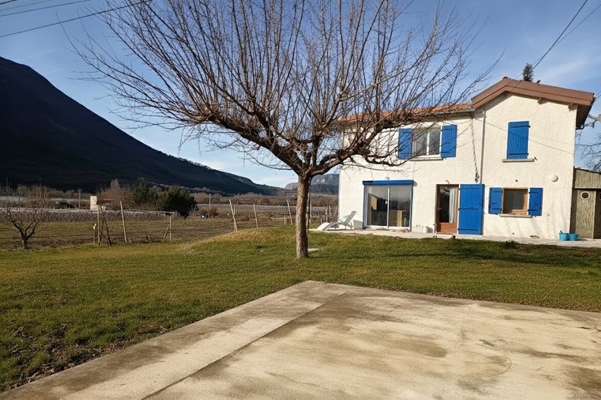 Achat immobilier Maison 5 pièces  130m2 à Laragne-Montéglin (05300) - Photo n°1