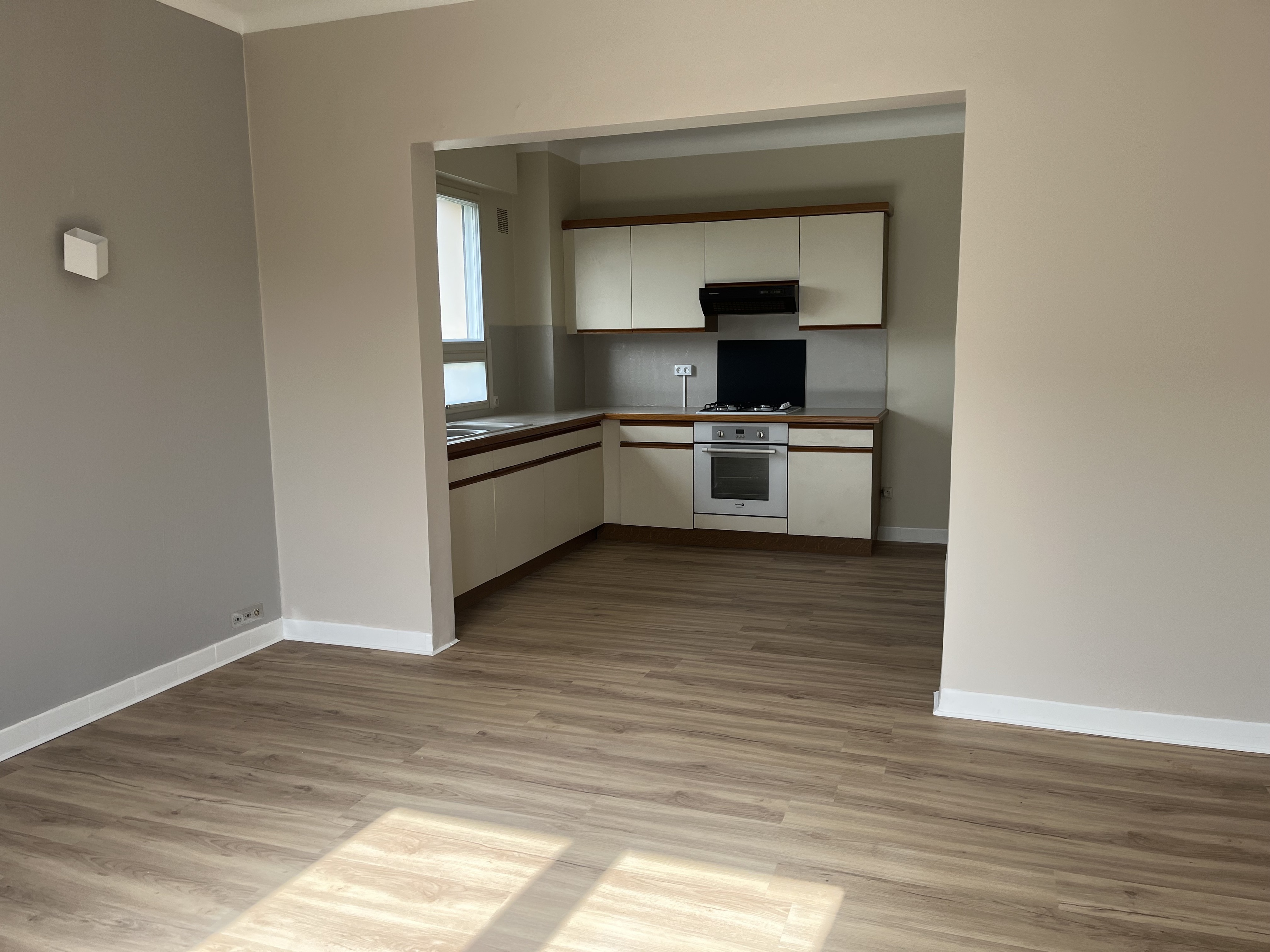 Achat immobilier Maison 5 pièces  158m2 à Salles (33770) - Photo n°4