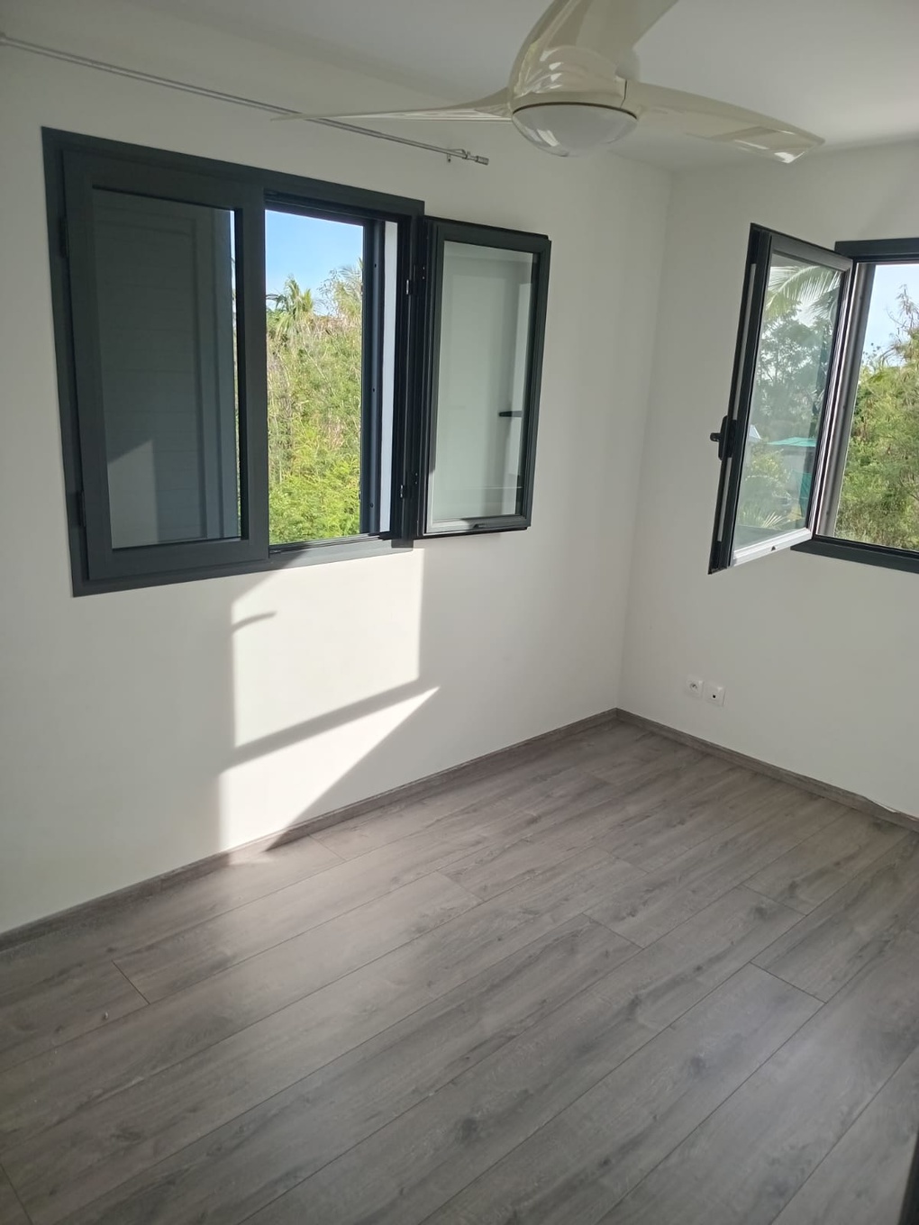 Achat immobilier Maison 4 pièces  80m2 à Saint-Pierre (97432) - Photo n°5