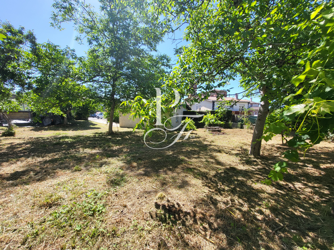 terrain  - 592,0m2 à Carmaux (81400)