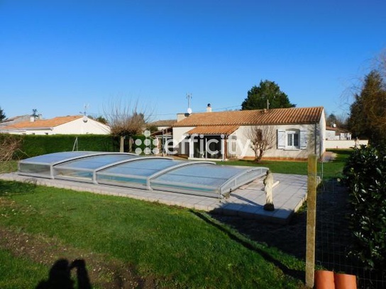 Achat immobilier Maison 4 pièces  100m2 à Guitinières (17500) - Photo n°1