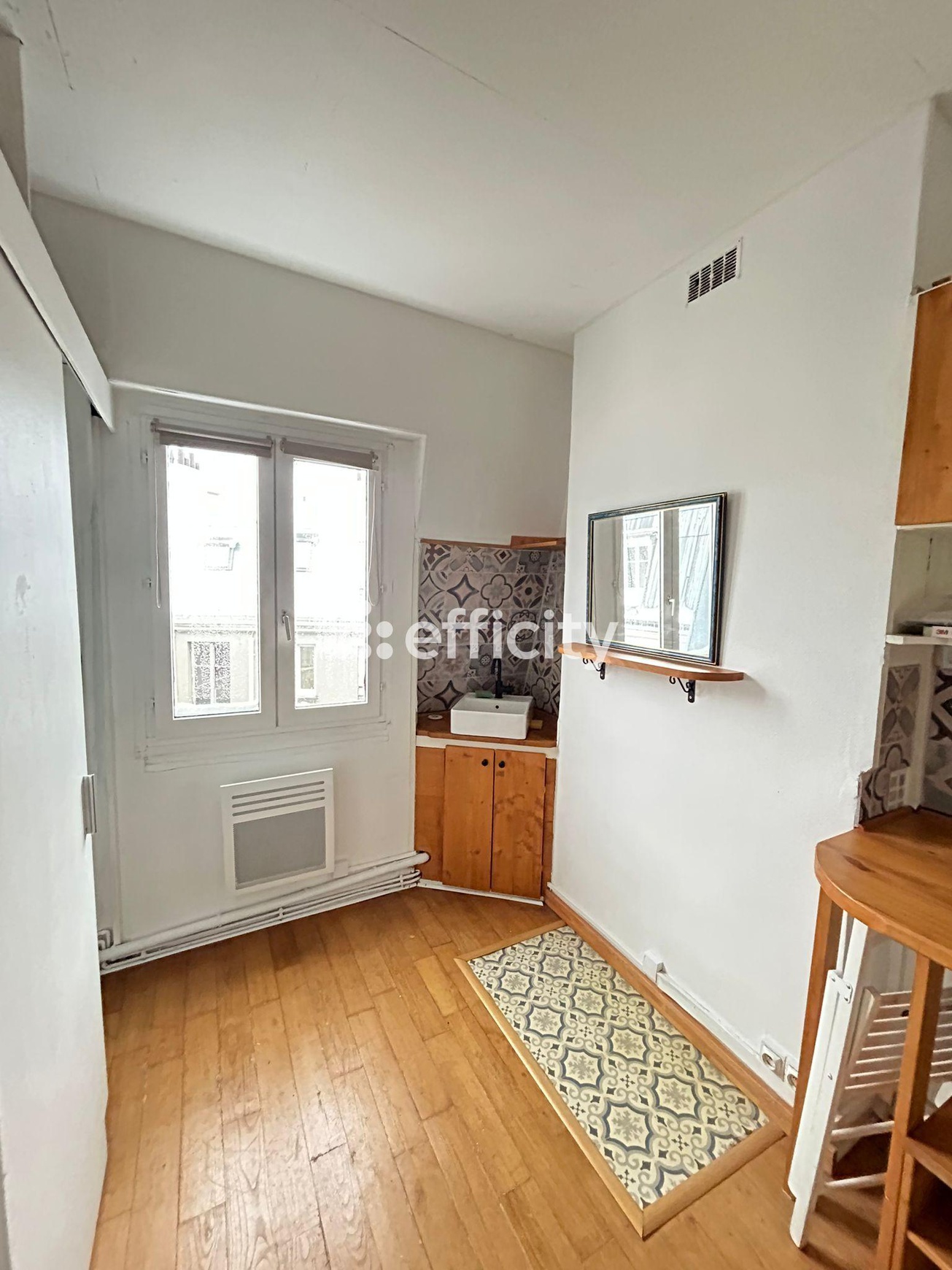 Achat immobilier Appartement 2 pièces  15m2 à Paris (75018) - Photo n°1