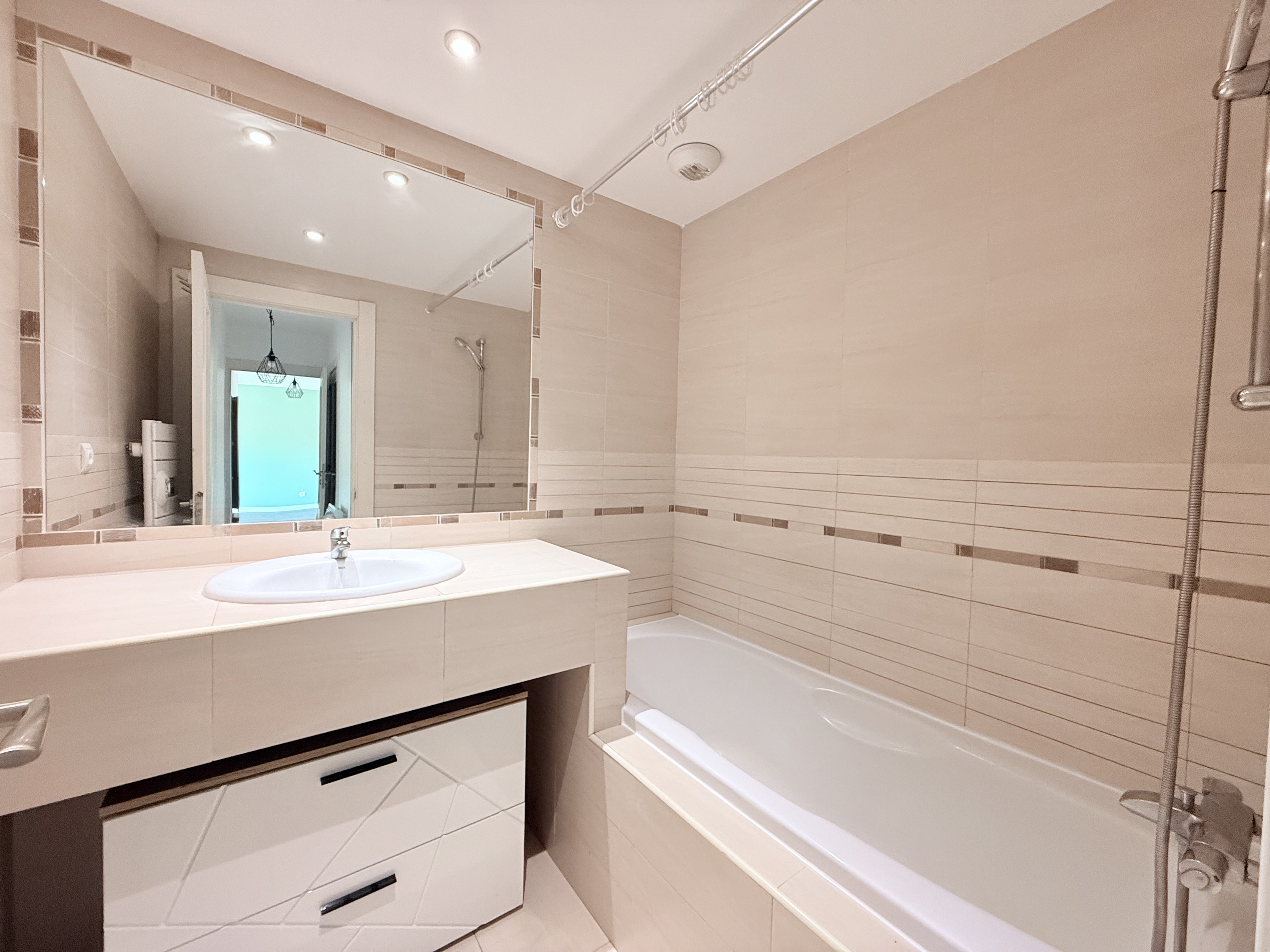 Achat immobilier Appartement 3 pièces  63m2 à Saint-Laurent-du-Var (06700) - Photo n°10