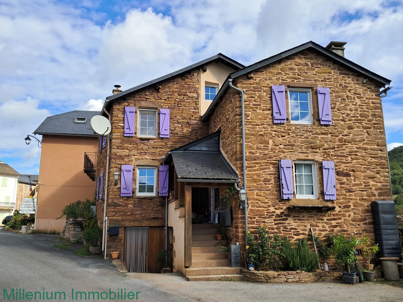 Achat immobilier Maison 5 pièces  108m2 à Laval-Roquecezière (12380) - Photo n°1