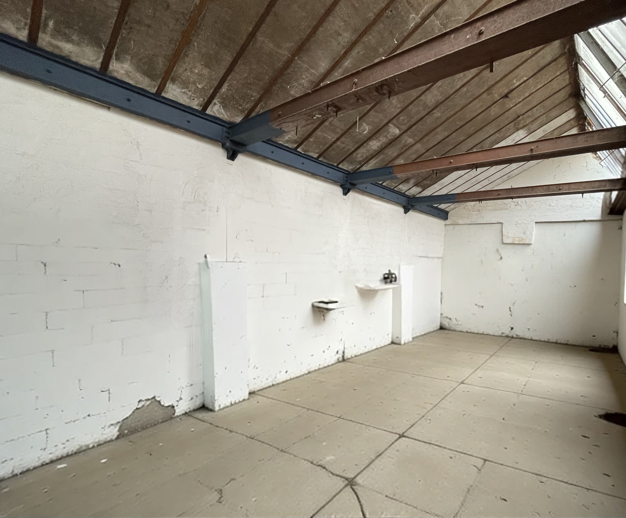 local commercial  - 58m2 à Bruyères-le-Châtel (91680)