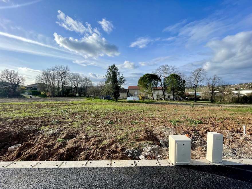 terrain  - 685,0m2 à Puygouzon (81990)