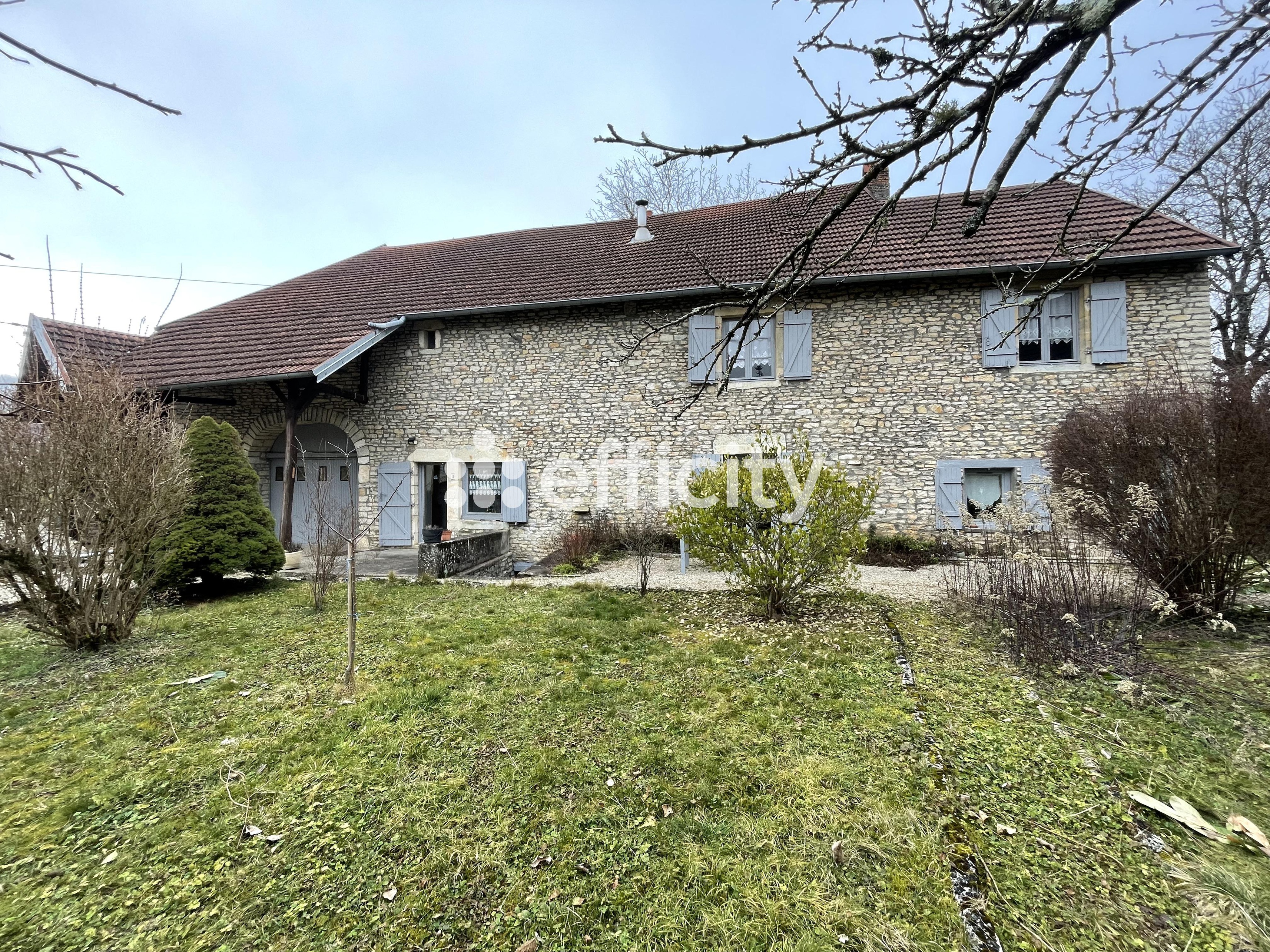 Achat immobilier Maison 5 pièces  132m2 à Cussey-sur-l'Ognon (25870) - Photo n°1