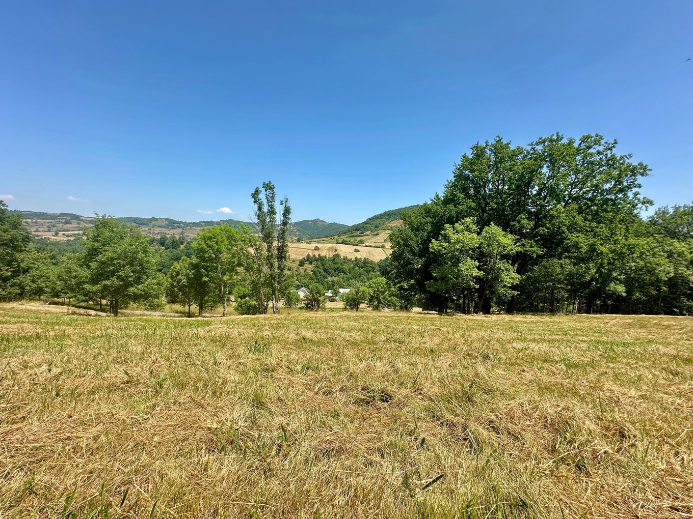 Achat immobilier Terrain   836m2 à Marcillac-Vallon (12330) - Photo n°4