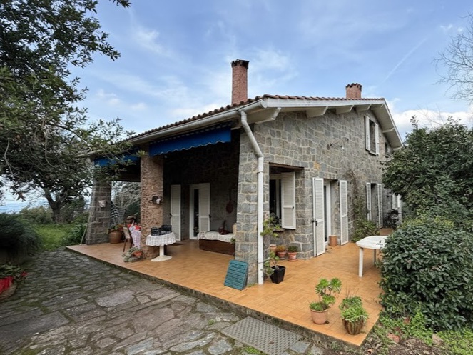 Achat immobilier Maison 7 pièces  160m2 à Viggianello (20110) - Photo n°1