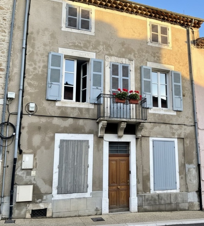 Achat immobilier Immeuble 13 pièces  236m2 à Bourg-Saint-Andéol (07700) - Photo n°1