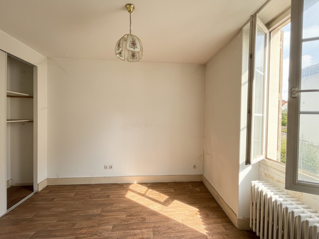Achat immobilier Immeuble 13 pièces  236m2 à Bourg-Saint-Andéol (07700) - Photo n°9