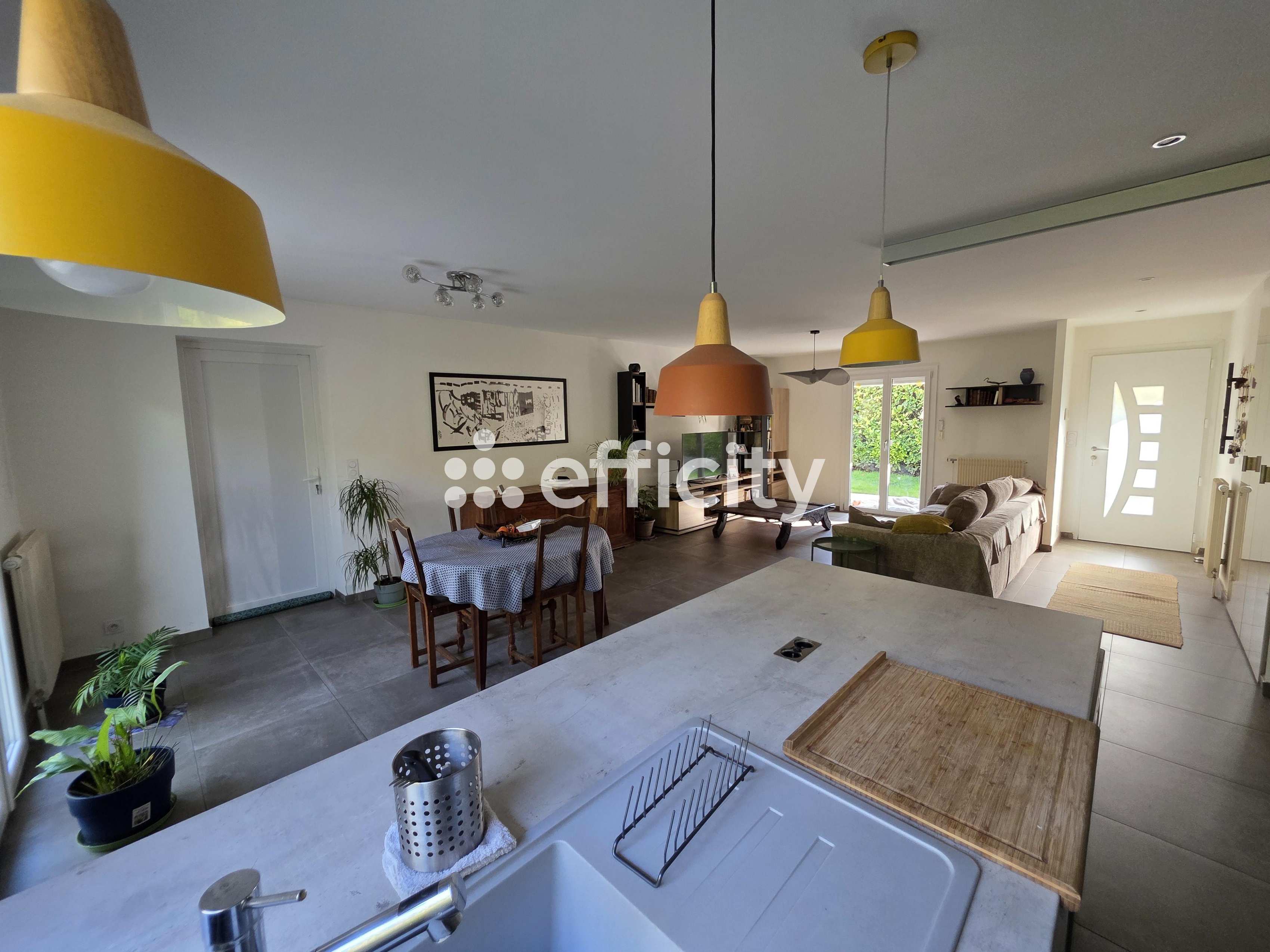 Achat maison 97 m2 Vaulx-en-Velin (69120), 4 pièces - 385 000