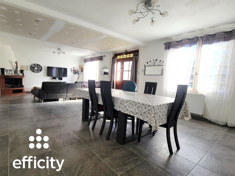 Achat immobilier Maison 8 pièces  186m2 à Bais (35680) - Photo n°1