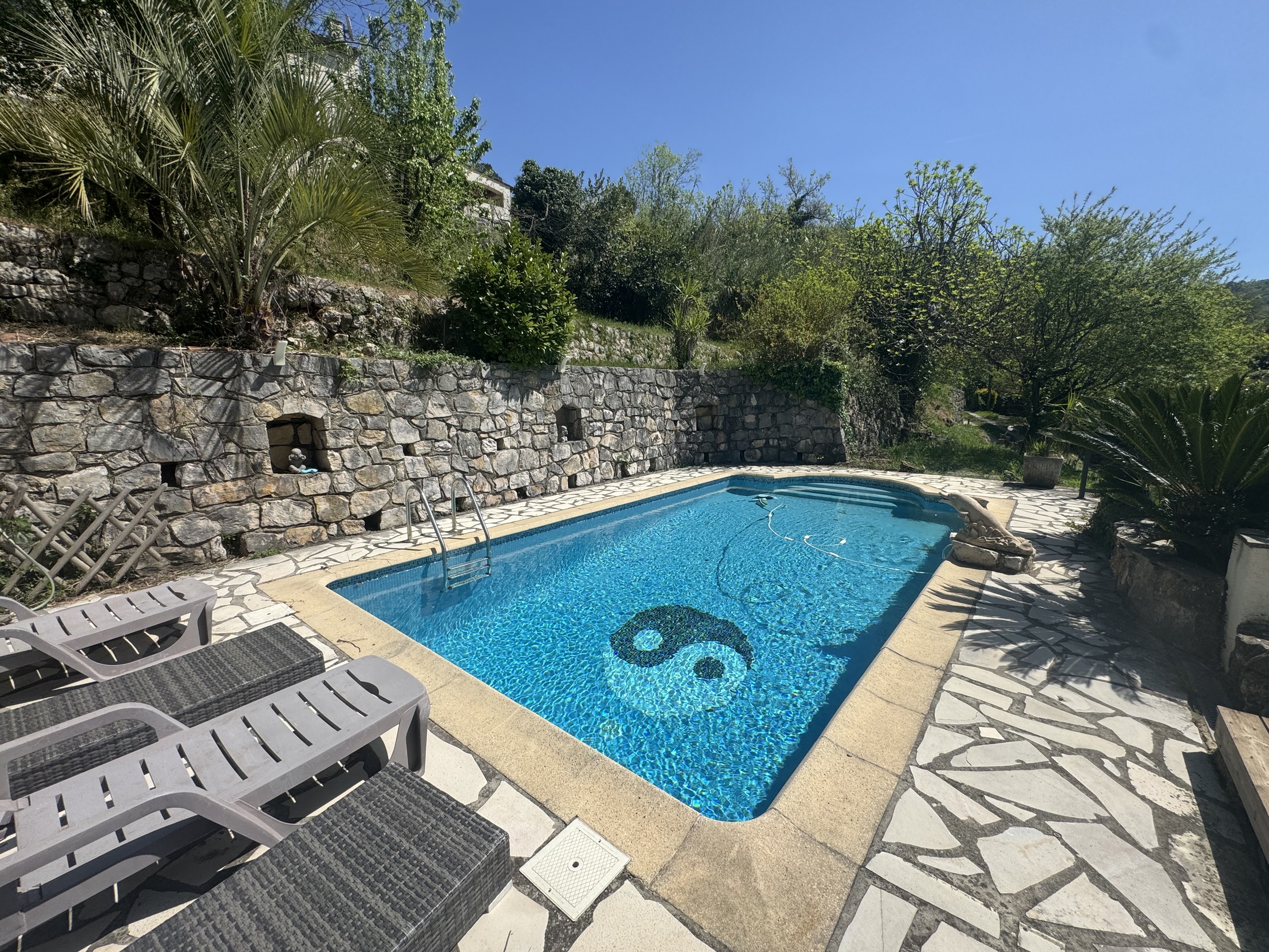 maison 7 pièces - 189m2 à Tourrettes-sur-Loup (06140)