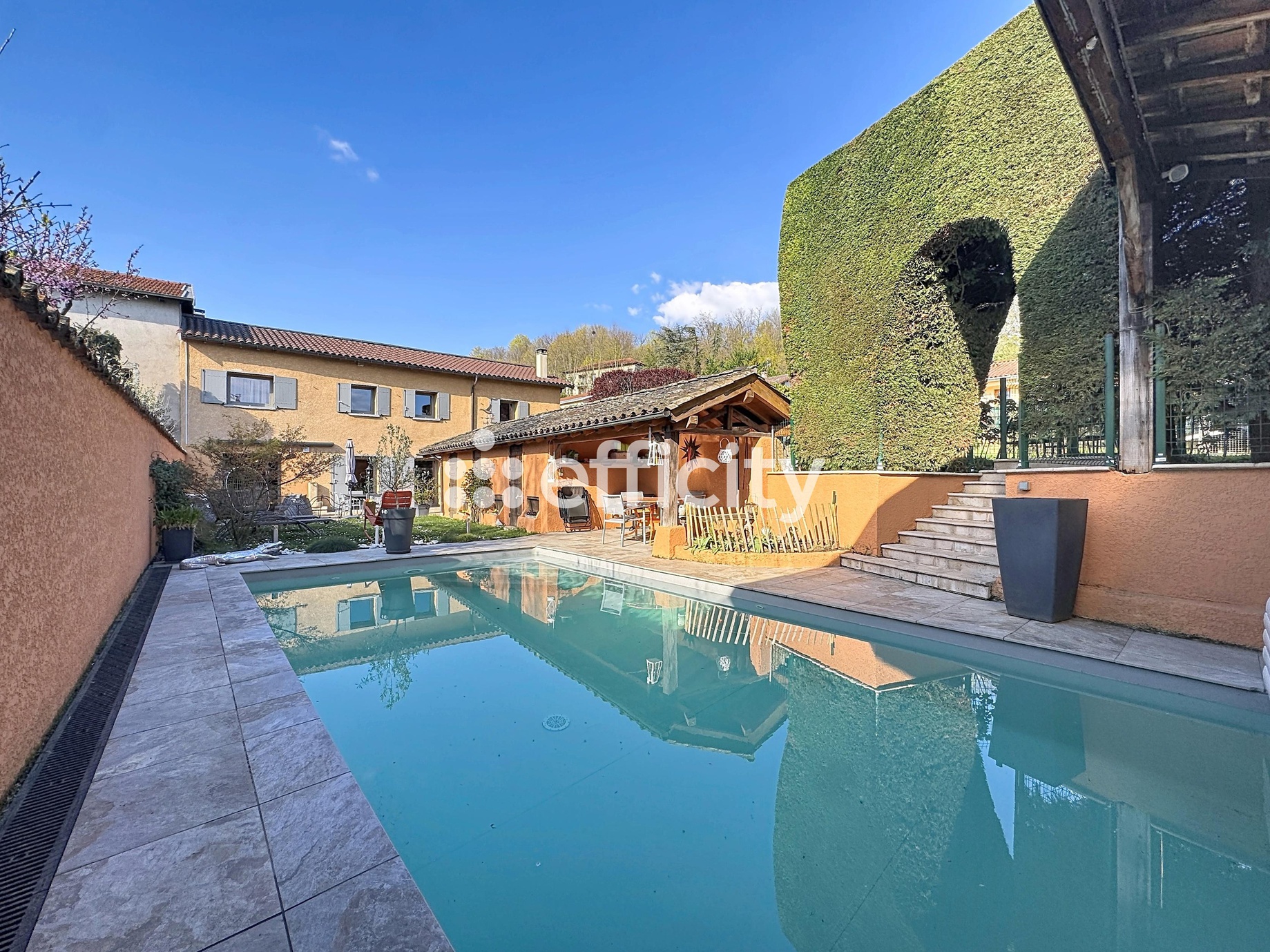 maison 8 pièces - 238m2 à Neuville-sur-Saône (69250)