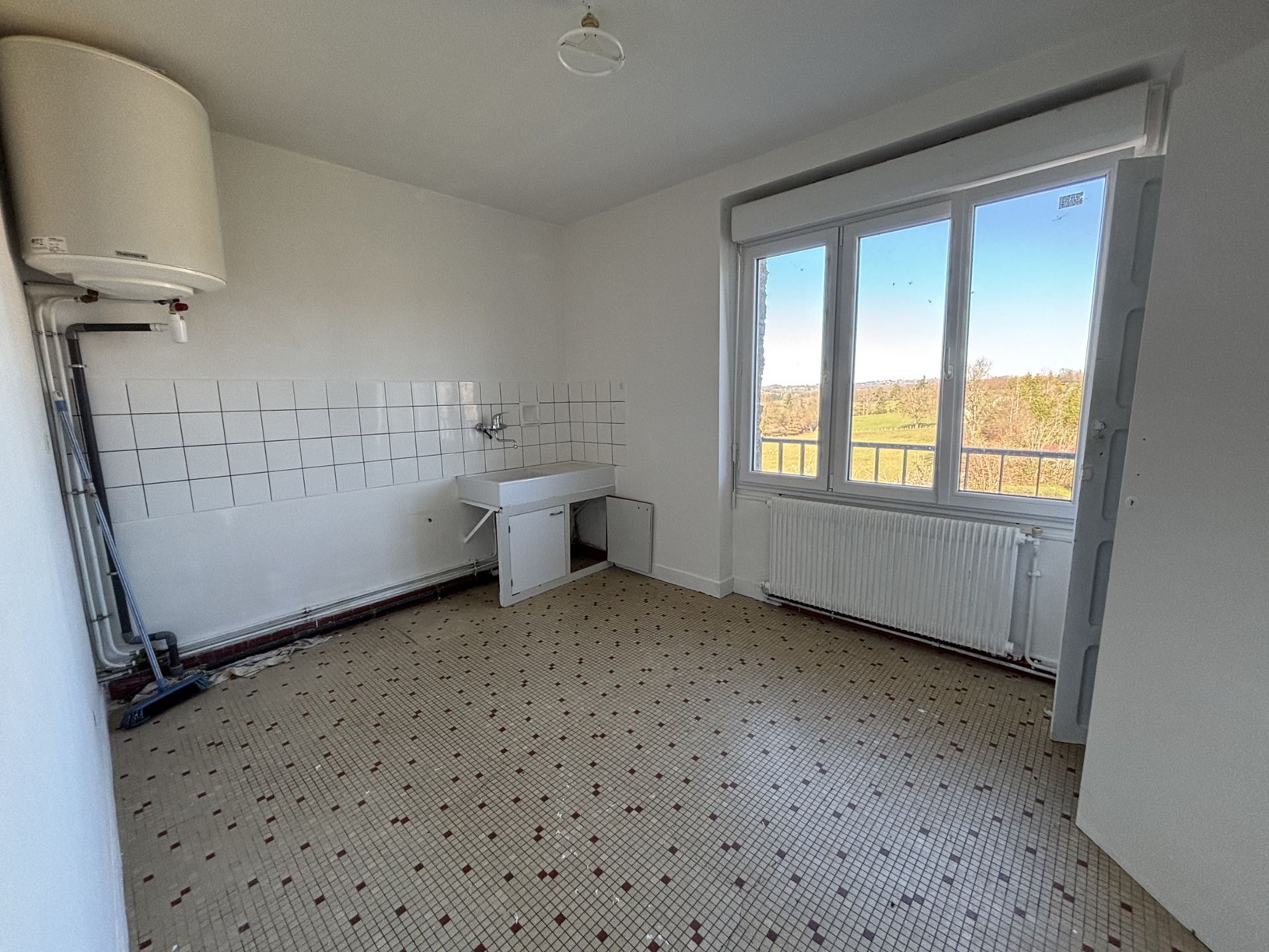 Achat immobilier Immeuble 14 pièces  307m2 à LUBERSAC (19210) - Photo n°7