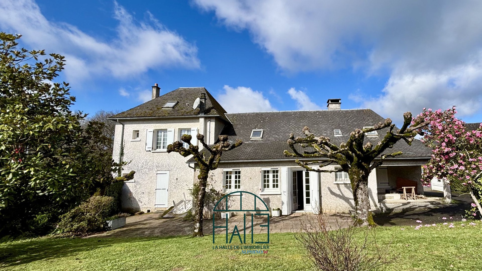 Achat immobilier Maison 9 pièces  180m2 à ARNAC POMPADOUR (19230) - Photo n°1
