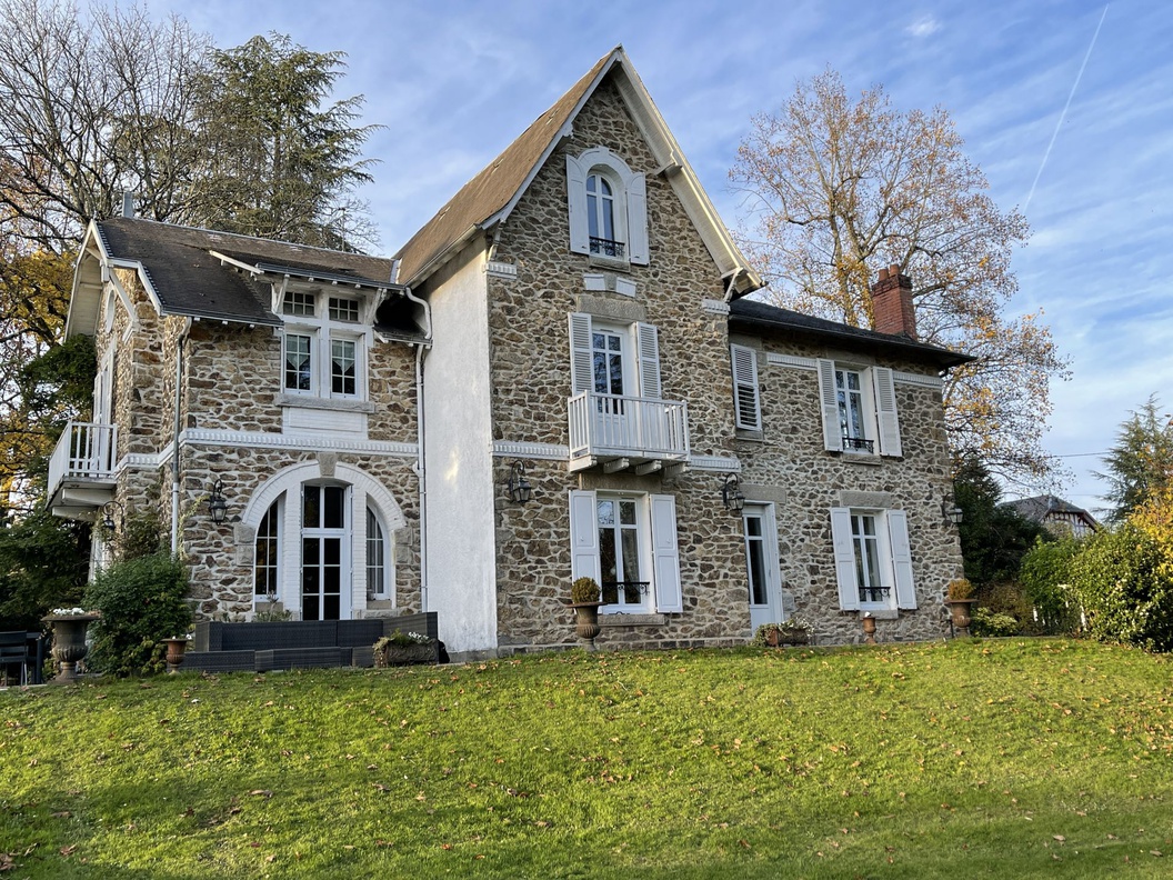 maison 10 pièces - 250m2 à Saint-Priest-Taurion (87480)