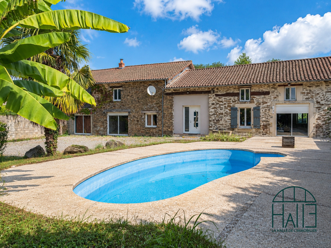maison 5 pièces - 220,0m2 à CHALUS (87230)