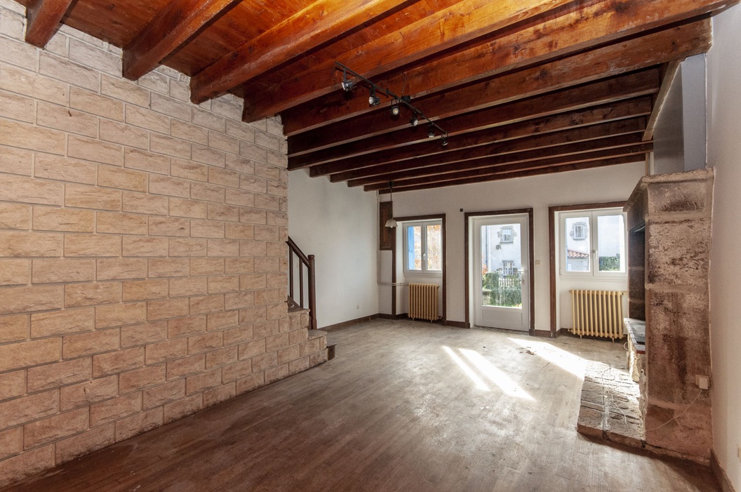 maison 7 pièces - 190m2 à NONTRON (24300)