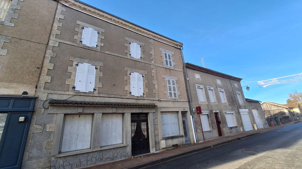 maison 8 pièces - 228m2 à PIEGUT PLUVIERS - 24360 (24360)