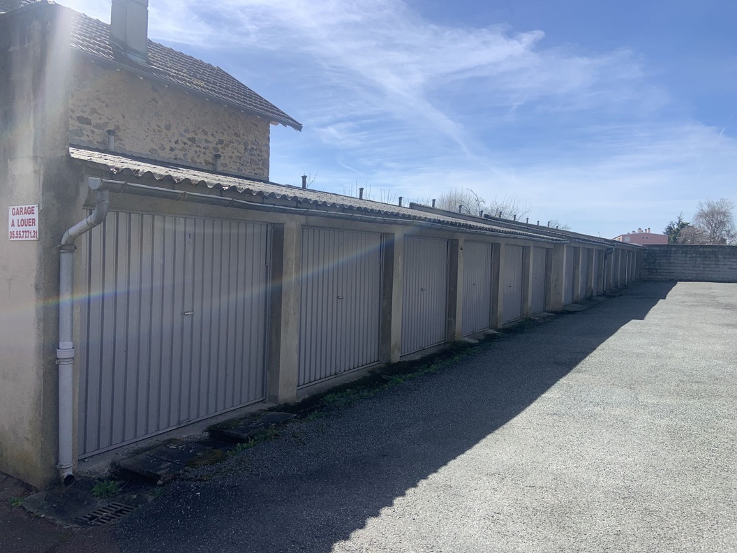 parking 15 pièces - 180m2 à Limoges (87100)