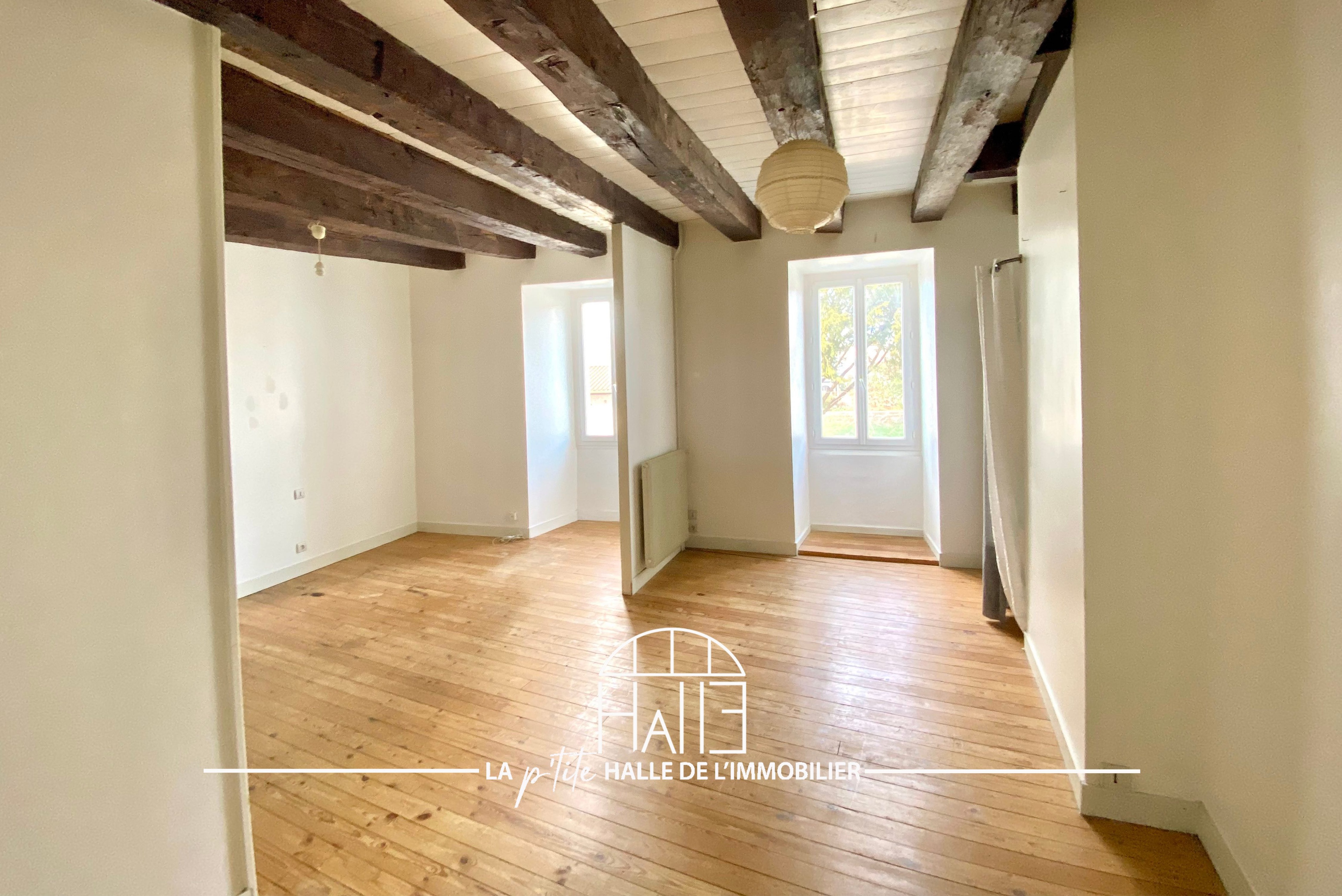 Achat immobilier Maison 4 pièces  108m2 à CHABANAIS (16150) - Photo n°1