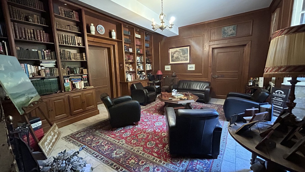 maison 8 pièces - 553m2 à NONTRON (24300)