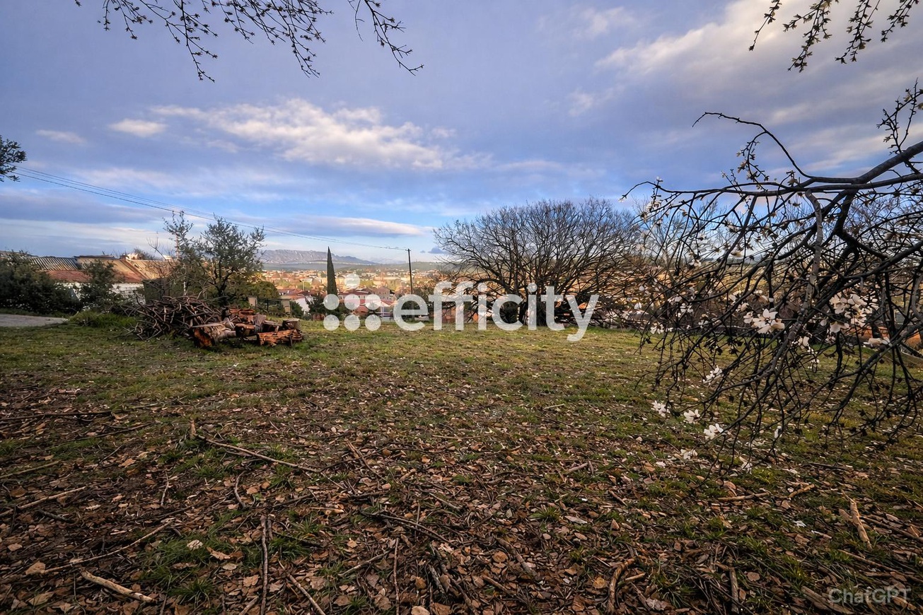 Achat immobilier Terrain   907m2 à Gardanne (13120) - Photo n°1