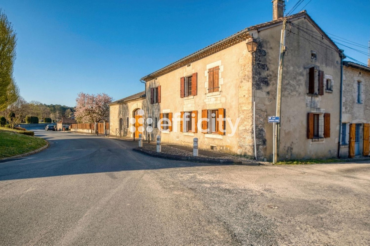 Achat immobilier Maison 5 pièces  159m2 à Segonzac (24600) - Photo n°1