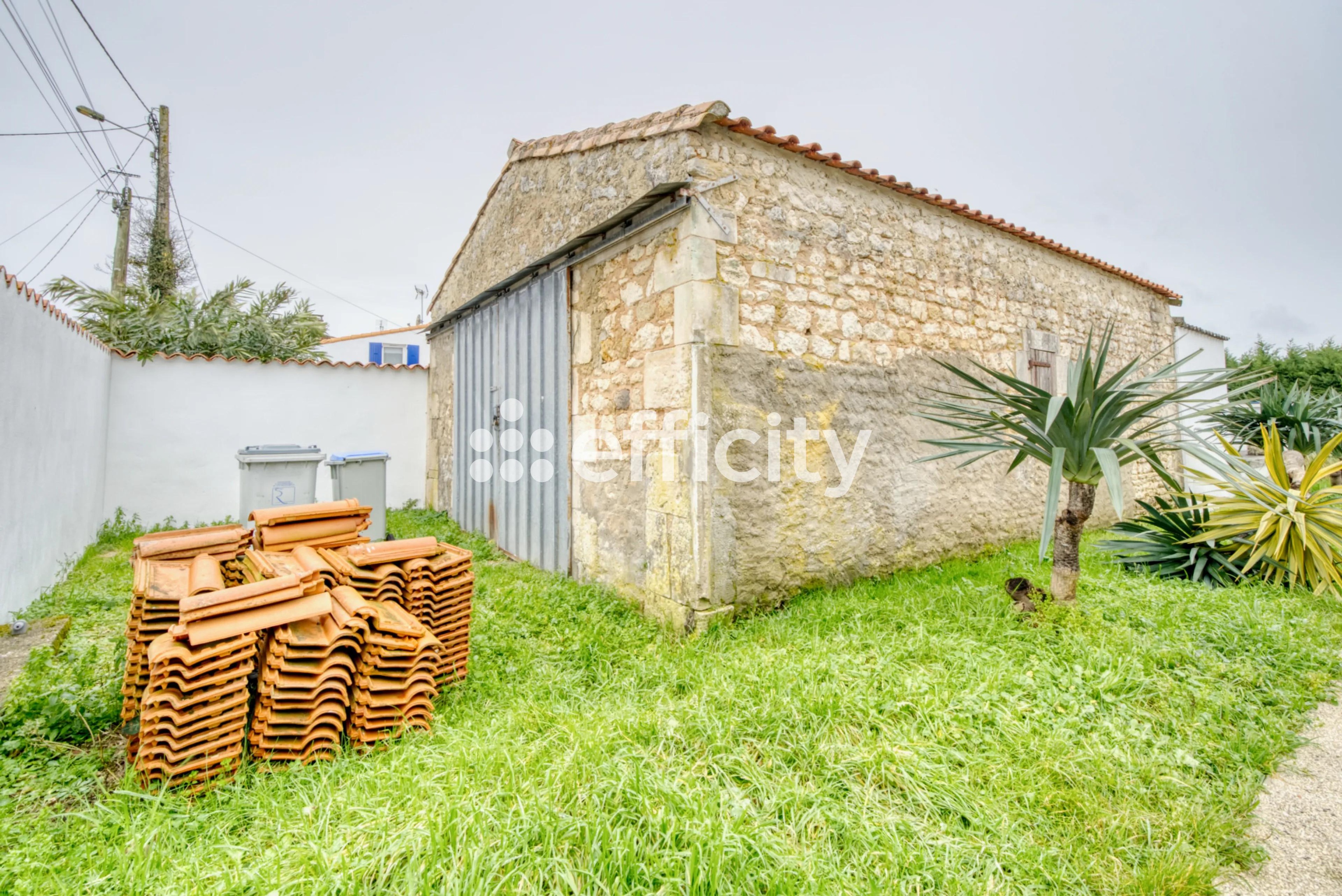 Achat immobilier Maison 8 pièces  300m2 à Saint-Just-Luzac (17320) - Photo n°18