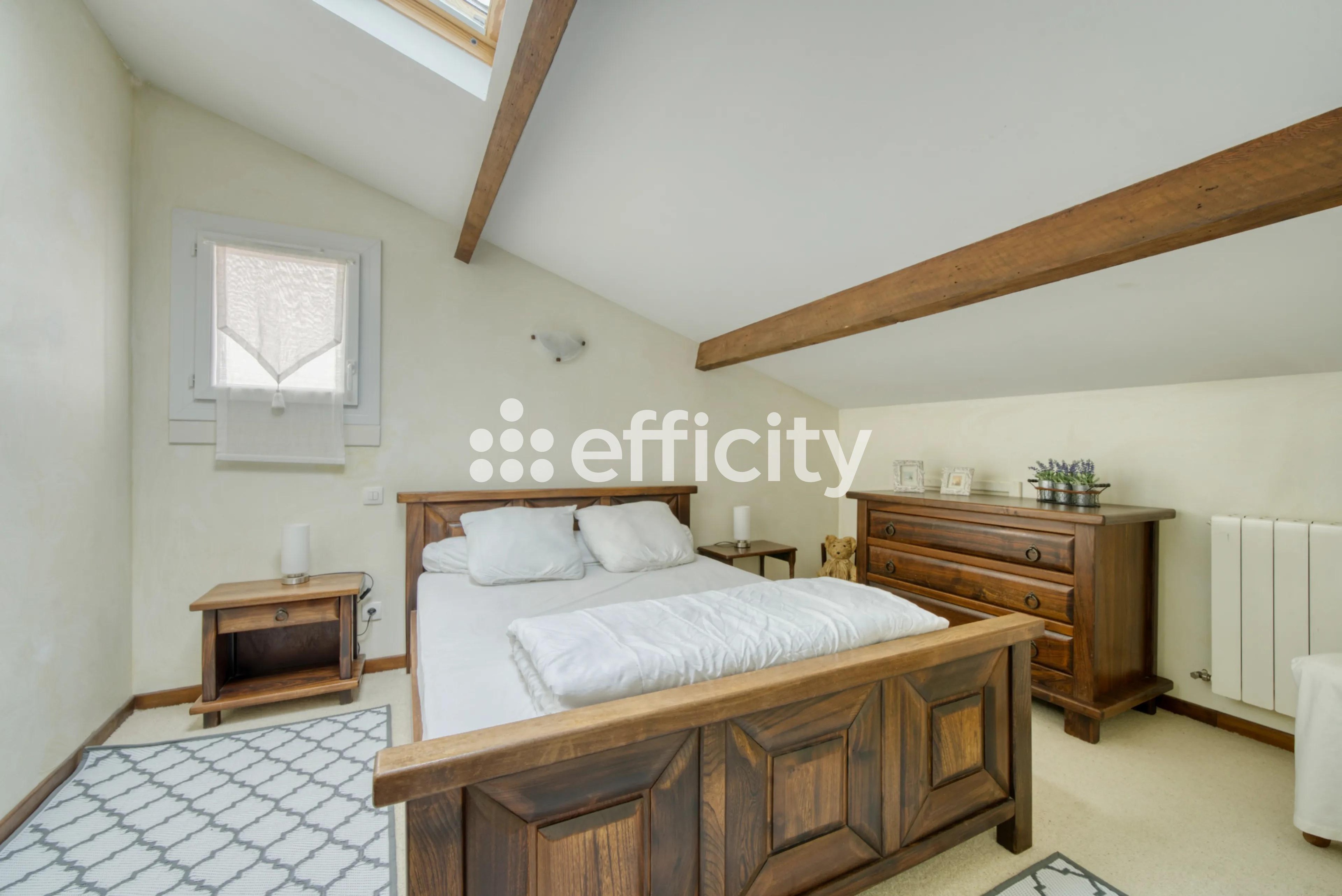 Achat immobilier Maison 8 pièces  300m2 à Saint-Just-Luzac (17320) - Photo n°11