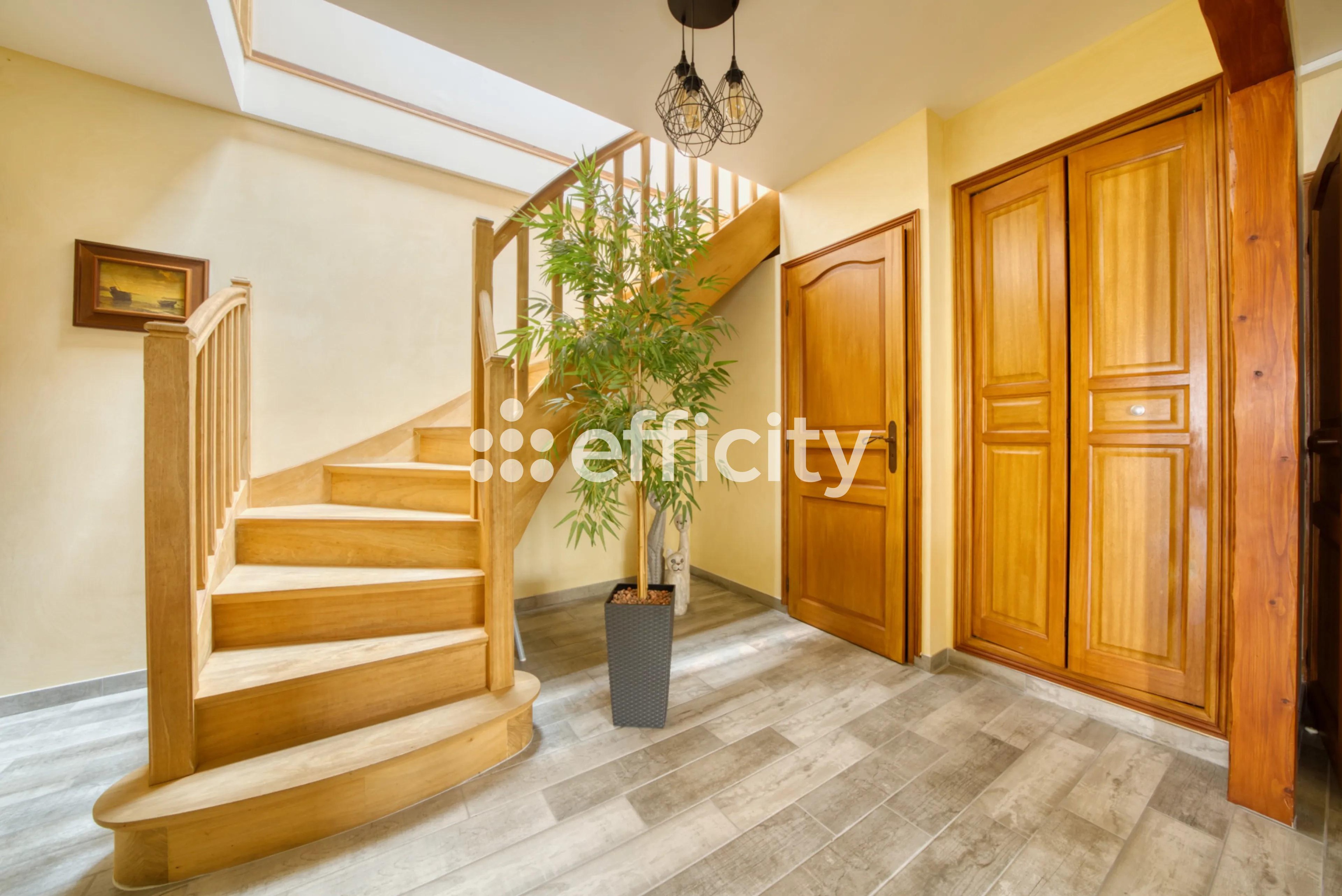 Achat immobilier Maison 8 pièces  300m2 à Saint-Just-Luzac (17320) - Photo n°10