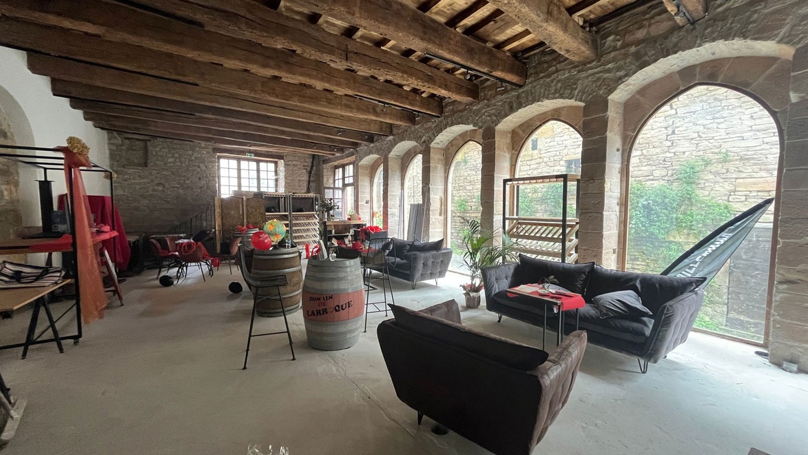 immeuble  - 1300,0m2 à Cordes-sur-Ciel (81170)