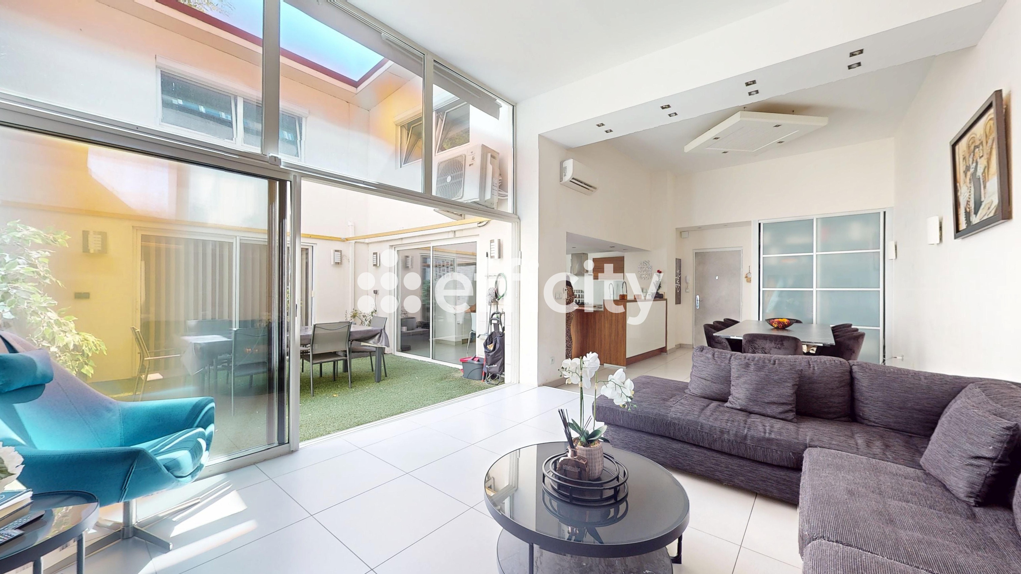 maison 5 pièces - 160m2 à Villeurbanne (69100)