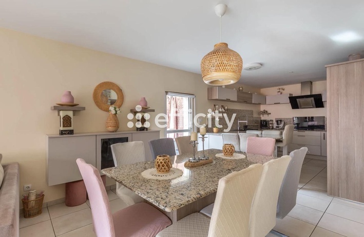 maison 7 pièces - 181m2 à Vaulx-en-Velin (69120)